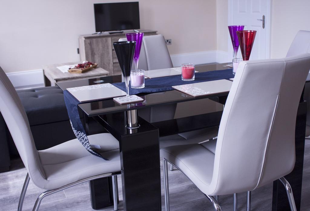 Lux Aparts Wakefield Central ภายนอก รูปภาพ