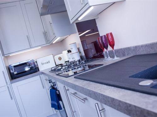 Lux Aparts Wakefield Central ภายนอก รูปภาพ